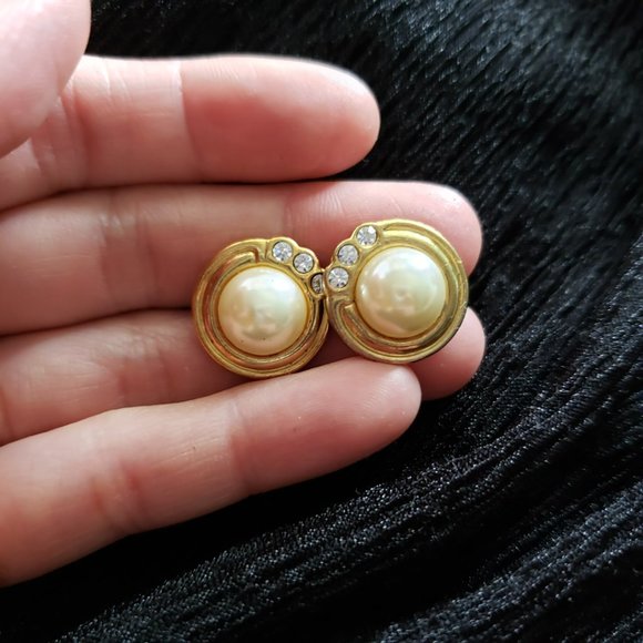 VTG Faux Pearl Earrings with Jewel Detail - Picture 2 of 6